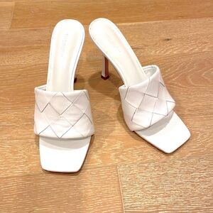 NWOT Tony Bianco Frenzy White Napa Heel Sz 9